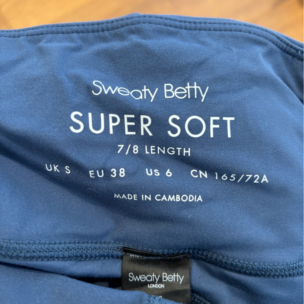 Sweaty Betty Super Soft 7/8 Leggings in Blue